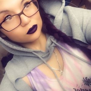 Meet your Posher, Miriam